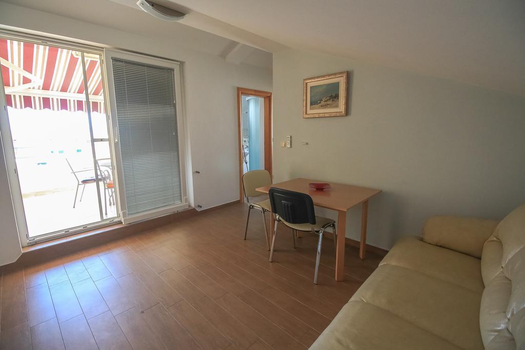Apartment Ana Vodice Esterno foto