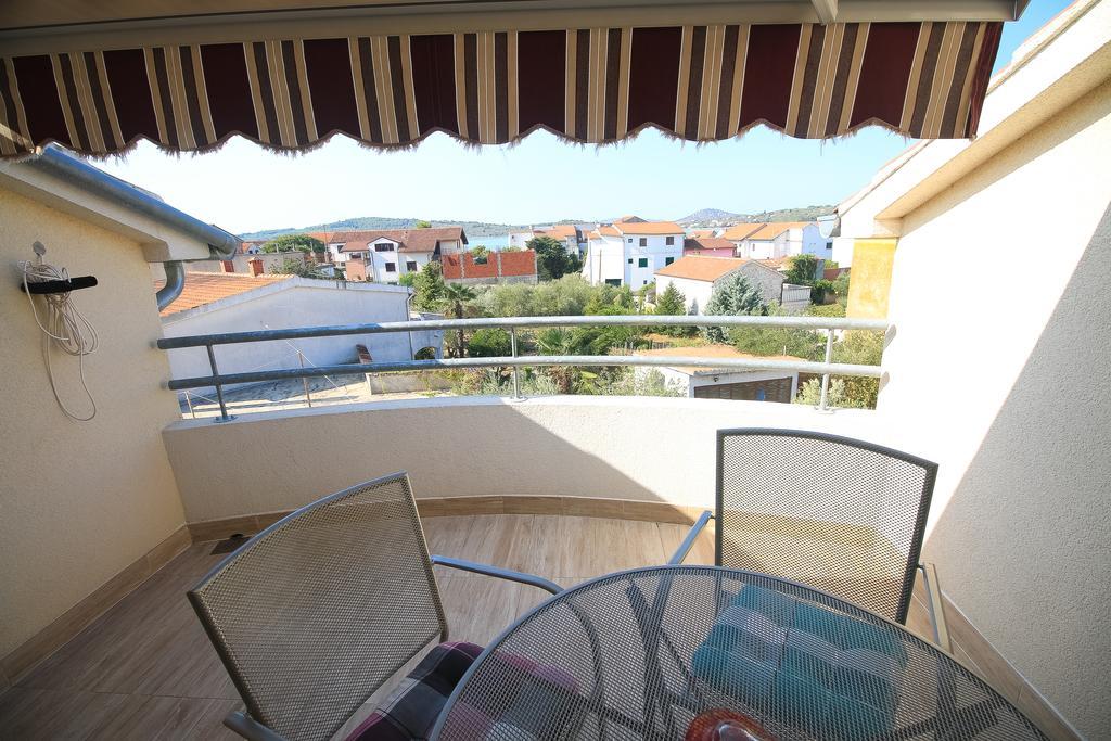 Apartment Ana Vodice Esterno foto