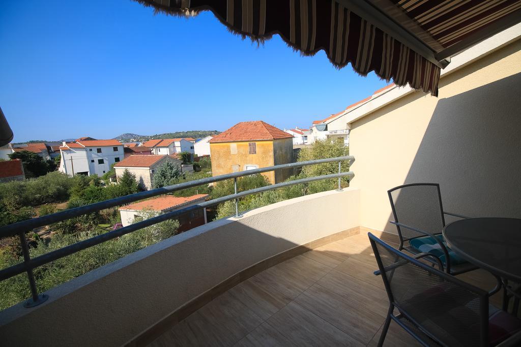 Apartment Ana Vodice Esterno foto