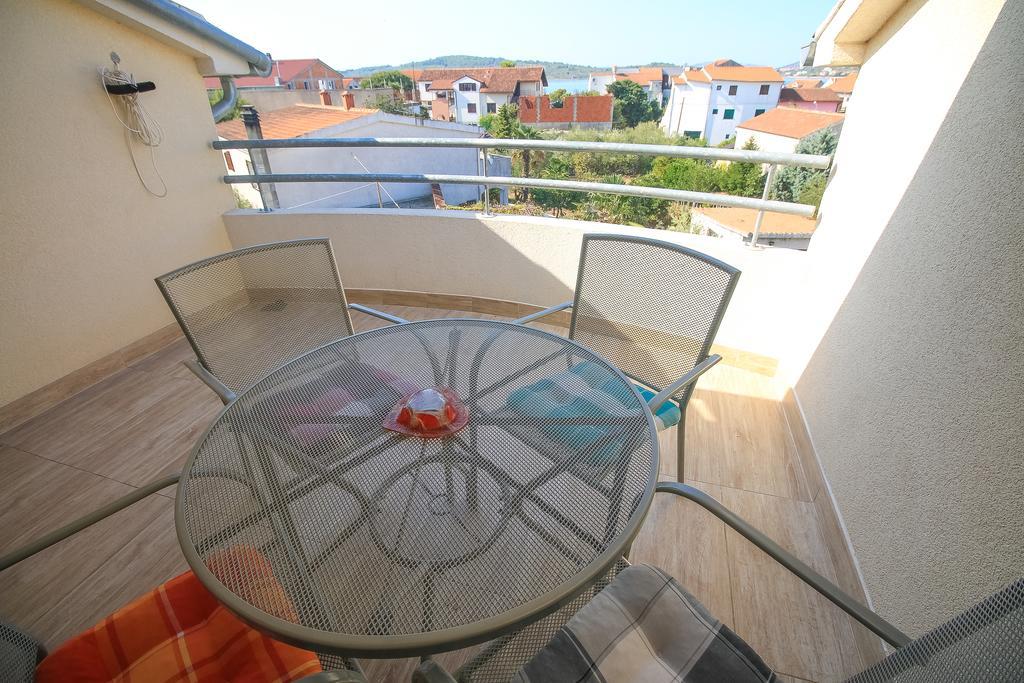 Apartment Ana Vodice Esterno foto
