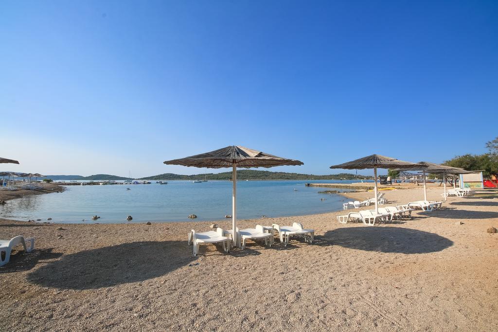 Apartment Ana Vodice Esterno foto