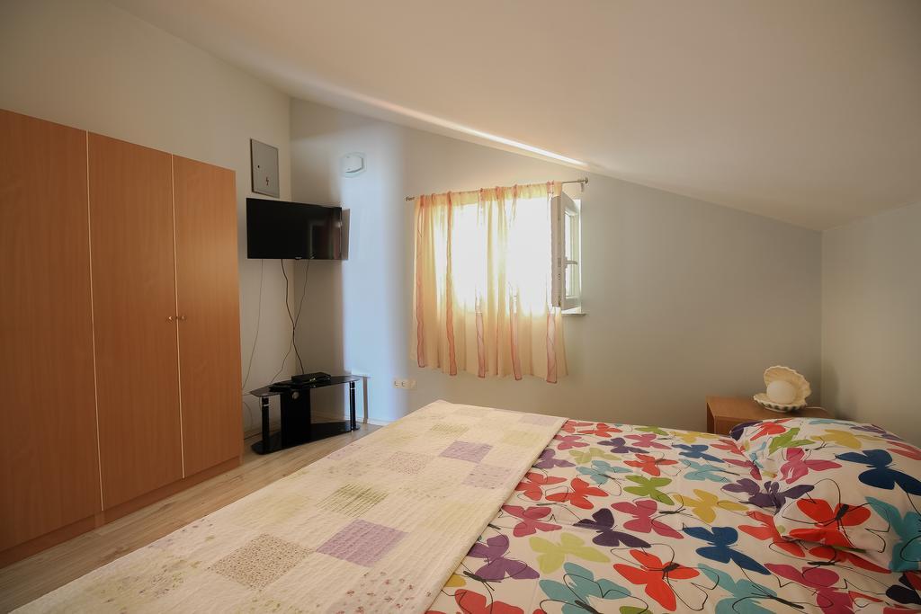 Apartment Ana Vodice Esterno foto